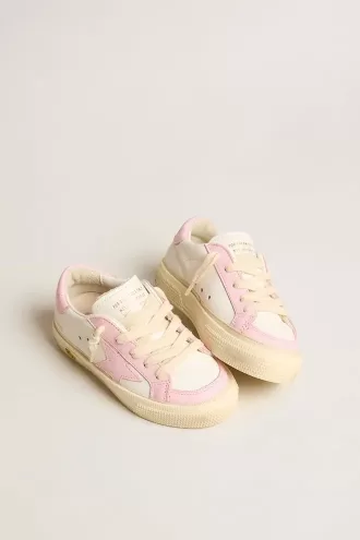 May Teen in wit en roze leer met roze leren ster