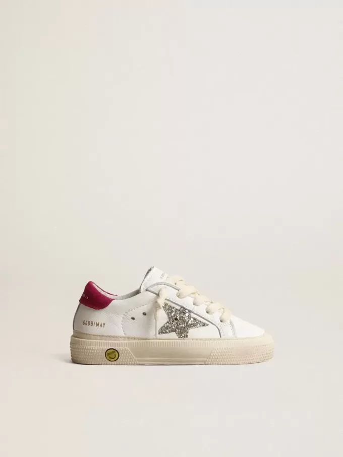 May Young van nappaleer met platina glitterster en magenta hiellipje