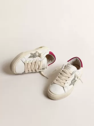 May Young van nappaleer met platina glitterster en magenta hiellipje