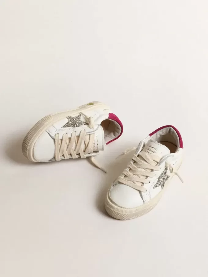 May Young van nappaleer met platina glitterster en magenta hiellipje