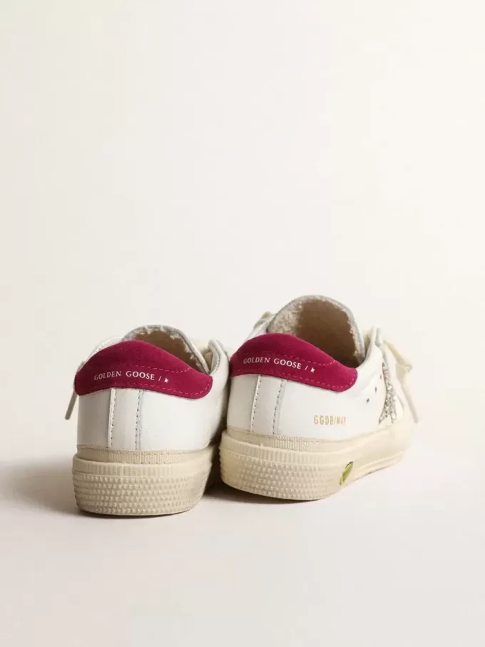 May Young van nappaleer met platina glitterster en magenta hiellipje