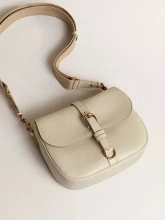 Medium Sally-tas van porseleinleer met gesp en contrasterende schouderriem