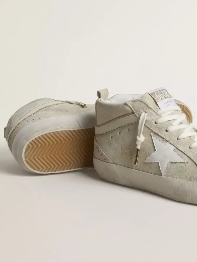 Mid Star in lichtgrijs suède met witte leren ster