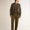 Militairgroene chino uit de Golden Collection