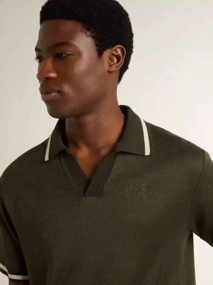Militairgroene jersey polo voor heren met borduursel