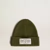 Militairgroene katoenen beanie met applicatielabel op de voorkant