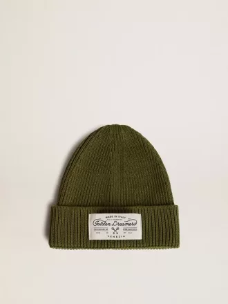 Militairgroene katoenen beanie met applicatielabel op de voorkant