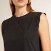 Mouwloos T-shirt in versleten zwart met ton-sur-ton borduursel in kleurverloop