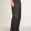 Nico sandalen met kittenhak in metallic grijs leer