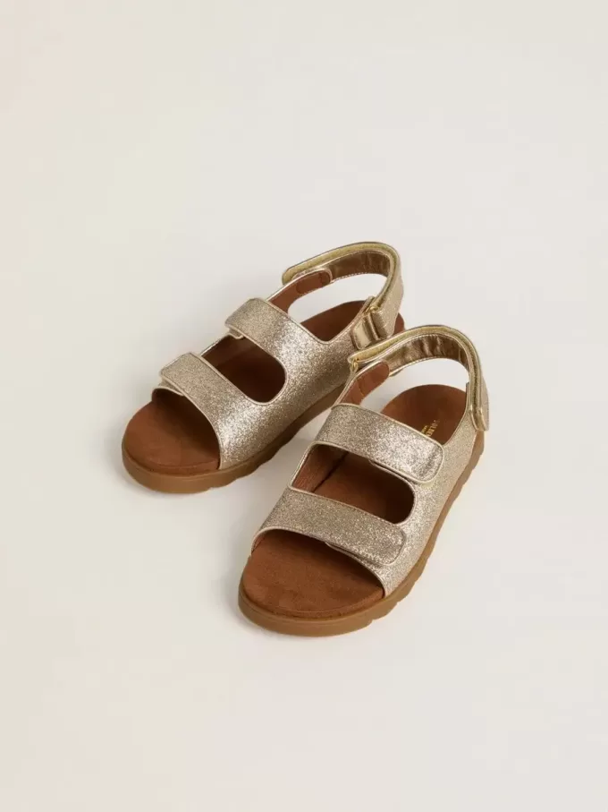 Noa Young sandalen van microglitter en platina leer