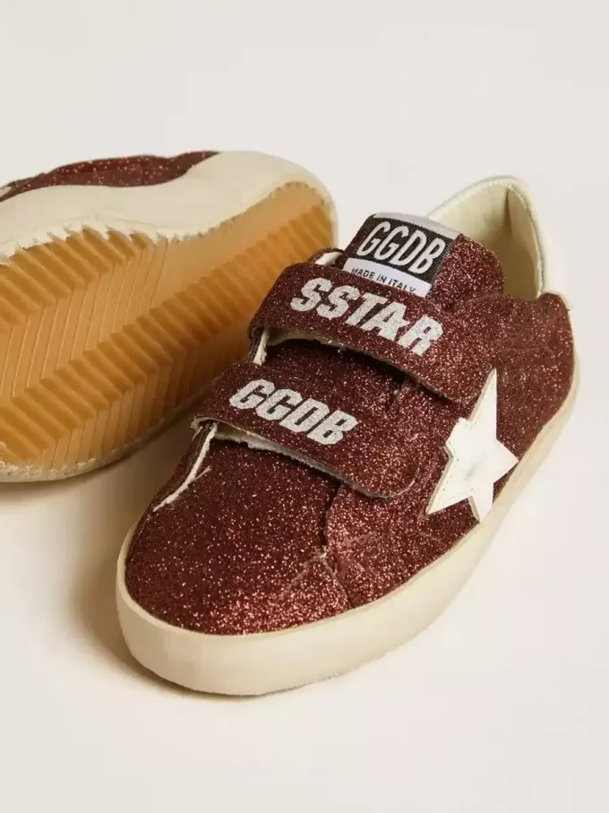 Old School Junior in bordeauxrood glitter met leren ster en hielstuk
