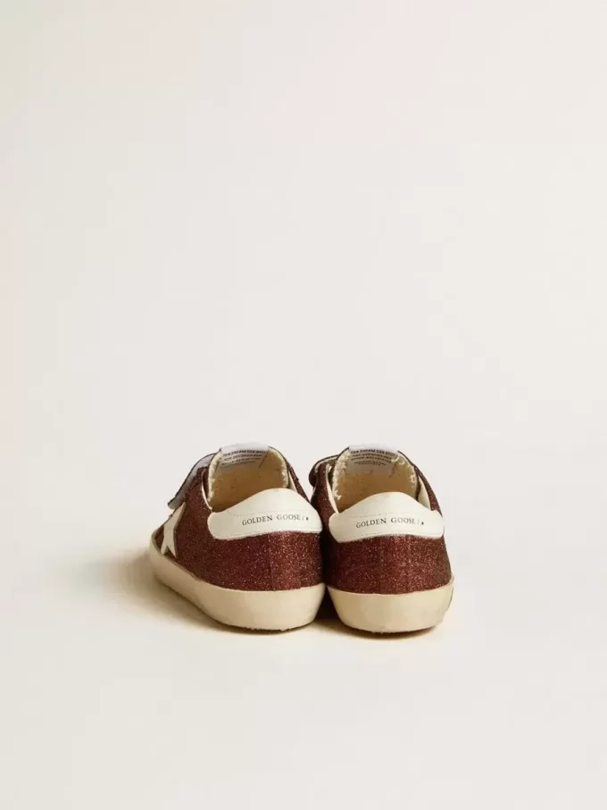 Old School Junior in bordeauxrood glitter met leren ster en hielstuk