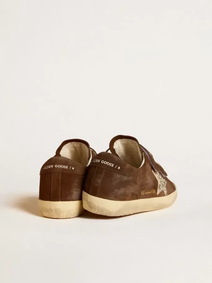 Old School voor dames in bruin suède met beige suède ster met studs en parels