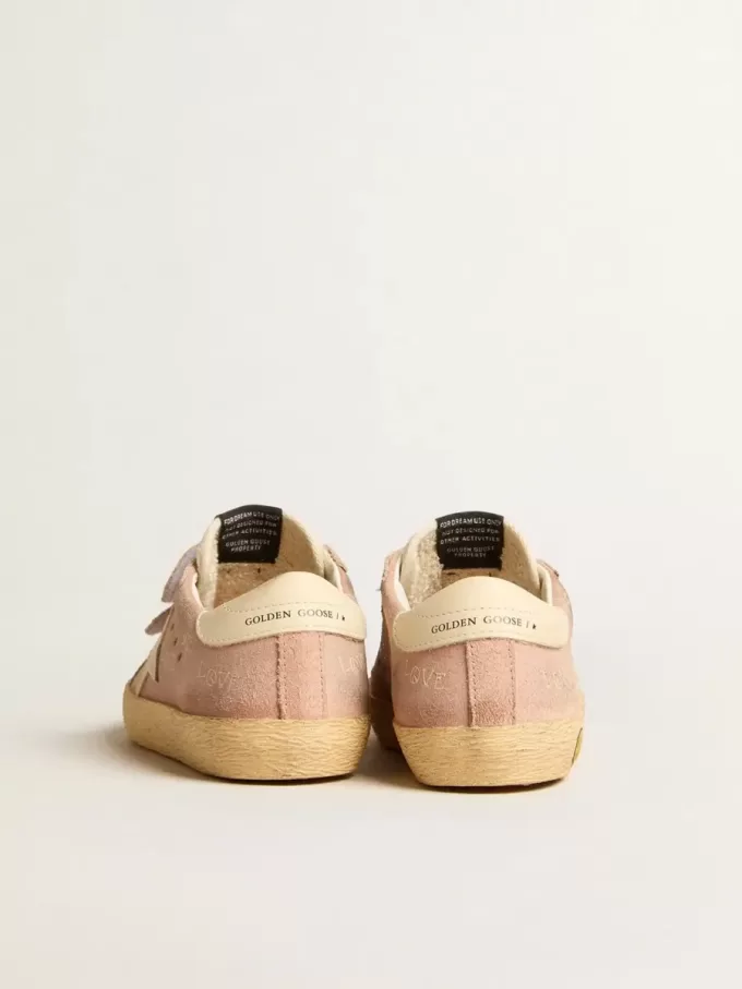 Old School Young in roze suède met crèmekleurige leren ster en hielstuk