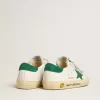 Old School Young met groene suède ster en hielstuk