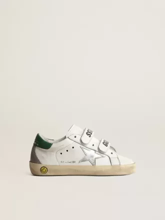 Old School Young met metallic leren ster en groene hiellip