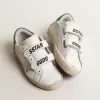 Old School Young met metallic leren ster en groene hiellip