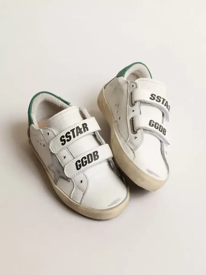 Old School Young met metallic leren ster en groene hiellip