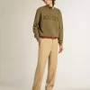 Olijfgroen herensweatshirt met gouden letters
