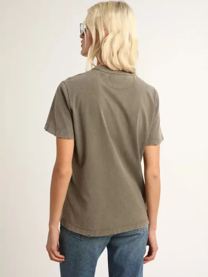 Olijfgroen T-shirt met normale pasvorm en gouden letters op de voorkant