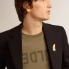 Olijfgroen T-shirt voor heren met gouden letters