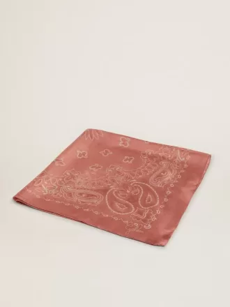 Ouderwetse roze sjaal met paisleyprint