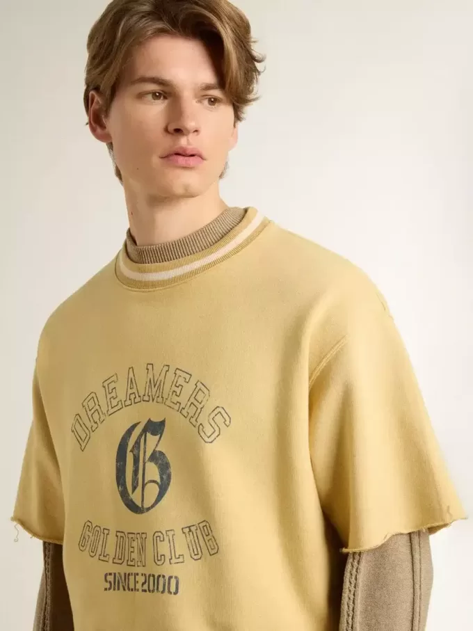 Oversized geel katoenen T-shirt voor heren met blauwe print