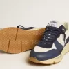 Running Sole in crèmekleurig mesh en blauw leer met een witte leren ster