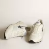 Running Sole in wit leer en mesh met blauwe gelamineerde leren ster