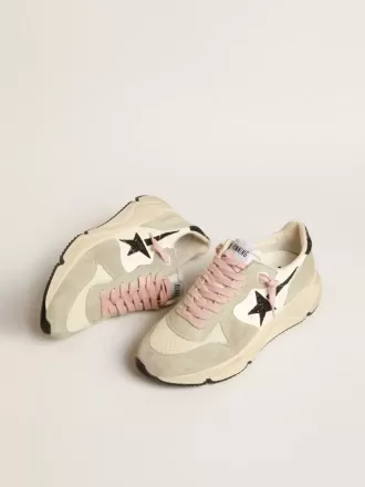 Running Sole met grijze suède inzetstukken en zwarte glitterster