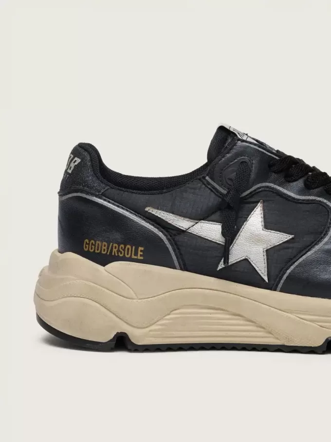 Running Sole voor dames in zwart nappaleer en nylon met een zilveren leren ster