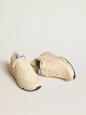 Running Sole voor dames van nappaleer met roze leren ster en blauwe leren hielband.