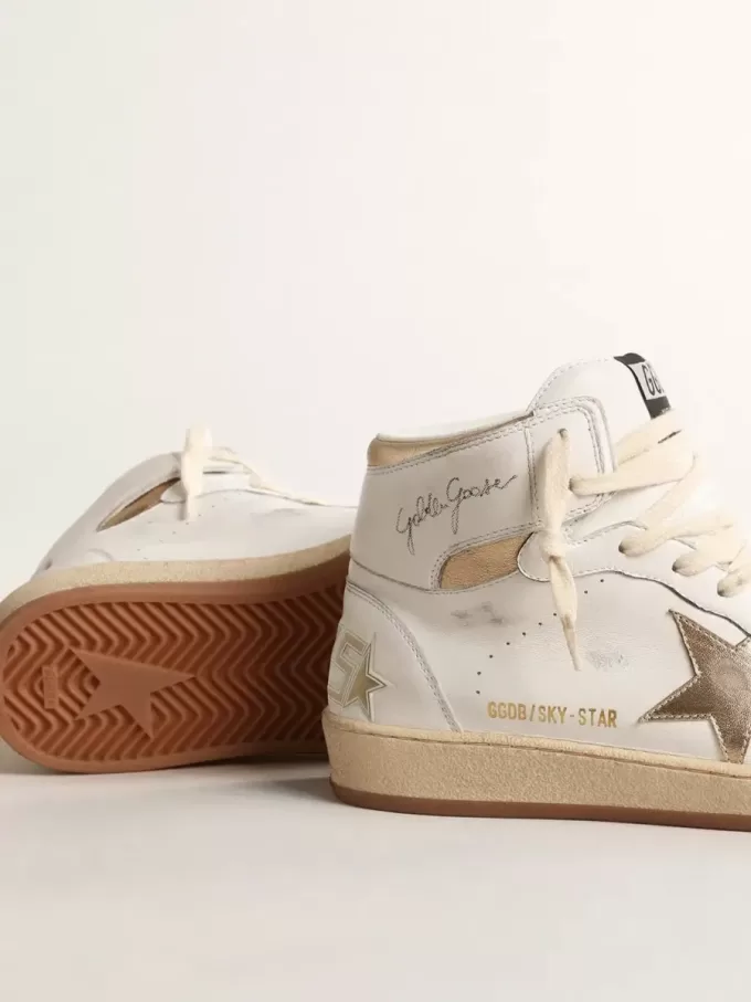 Sky-Star in wit nappaleer met gouden metallic leren ster en hielstuk