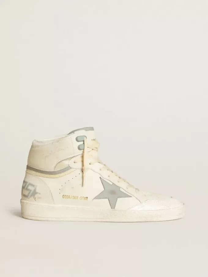 Sky-Star voor heren van leer met lichtblauwe leren ster en witte hiellip.