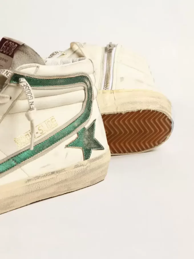 Slipper van beige nappa met groene gelamineerde leren ster en flash
