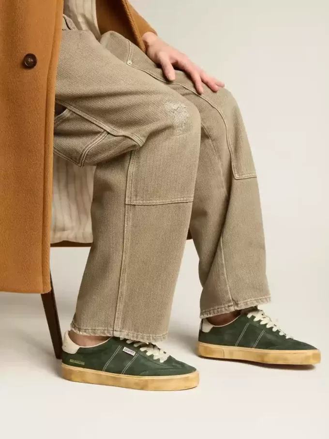 Soul Star in groen suède met melkwitte leren hielband.