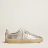 Soul Star in metallic zilverkleurig leer met witte leren hielband