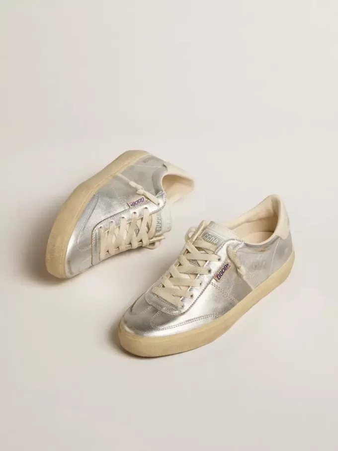 Soul Star in metallic zilverkleurig leer met witte leren hielband