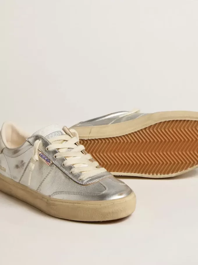 Soul Star in metallic zilverkleurig leer met witte leren hielband