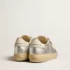 Soul Star in metallic zilverkleurig leer met witte leren hielband