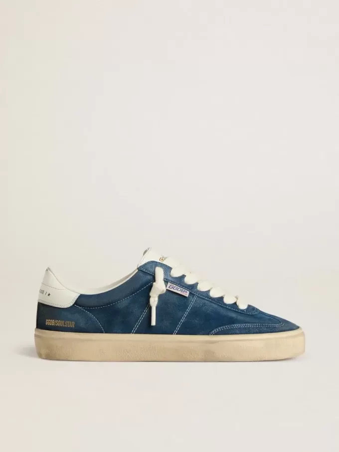 Soul Star voor heren in blauw suède met witte leren hiellip.