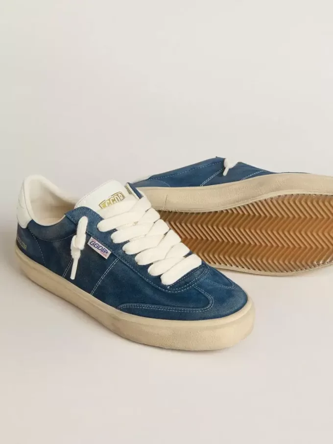 Soul Star voor heren in blauw suède met witte leren hiellip.