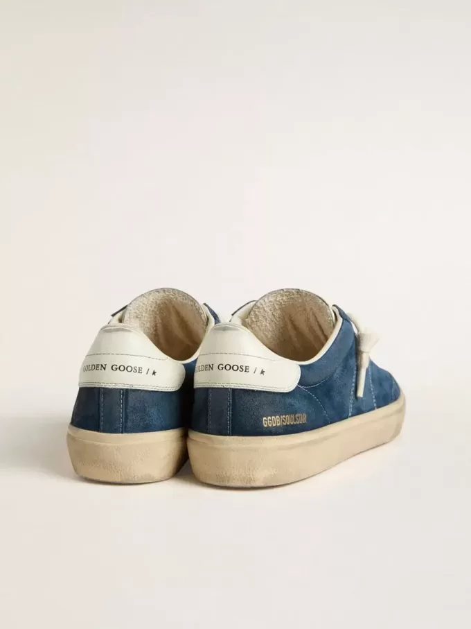 Soul Star voor heren in blauw suède met witte leren hiellip.