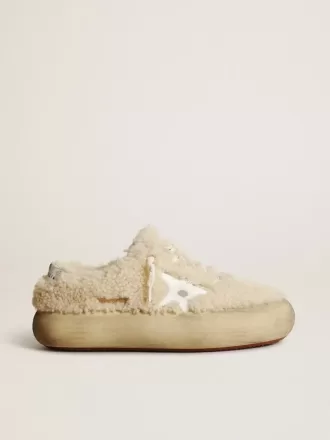 Space-Star damesschoenen in beige schapenvacht met witte leren ster en metallic leren hielstuk