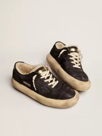 Space-Star damesschoenen van gewatteerd zwart nylon met schapenvachtvoering