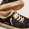 Space-Star damesschoenen van gewatteerd zwart nylon met schapenvachtvoering