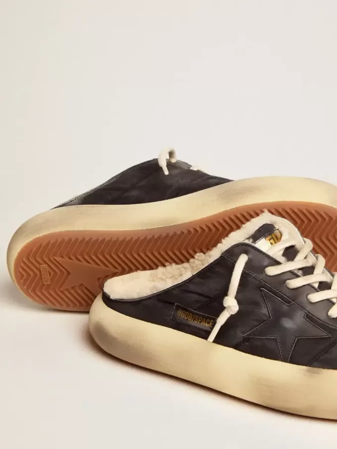 Space-Star Sabot herenschoenen van gewatteerd zwart nylon met schapenvachtvoering
