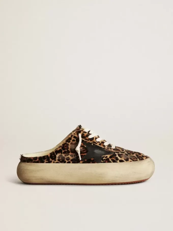 Space-Star Sabot voor dames in ponyhuid met luipaardprint en zwarte ster