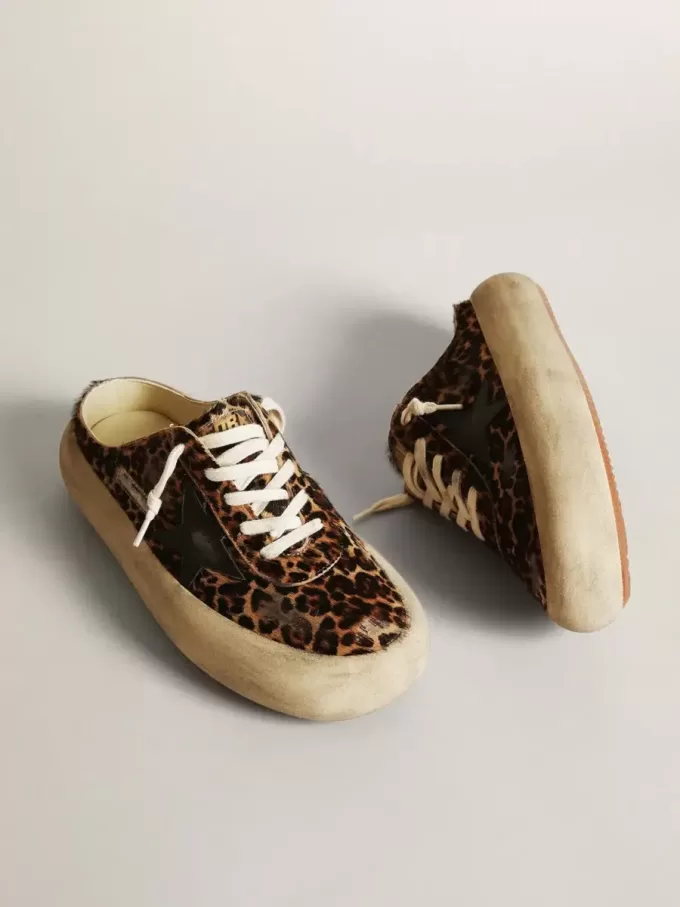 Space-Star Sabot voor dames in ponyhuid met luipaardprint en zwarte ster