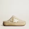 Space-Star-sabots voor dames in beige schapenvacht met witte leren ster